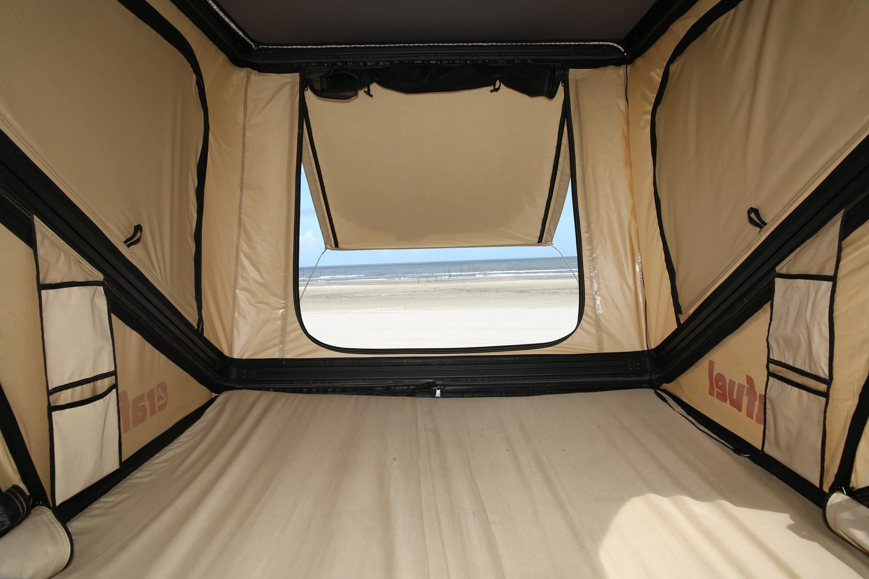 Tenda da Tetto con Guscio in Alluminio - 2 Persone